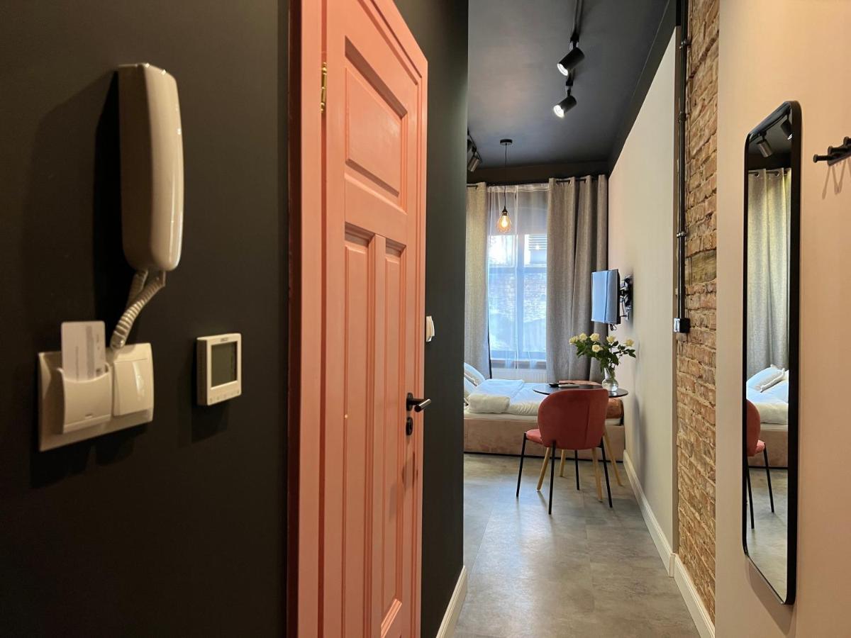 Pudrowy Apartament Old Town Design ทอรูน ภายนอก รูปภาพ